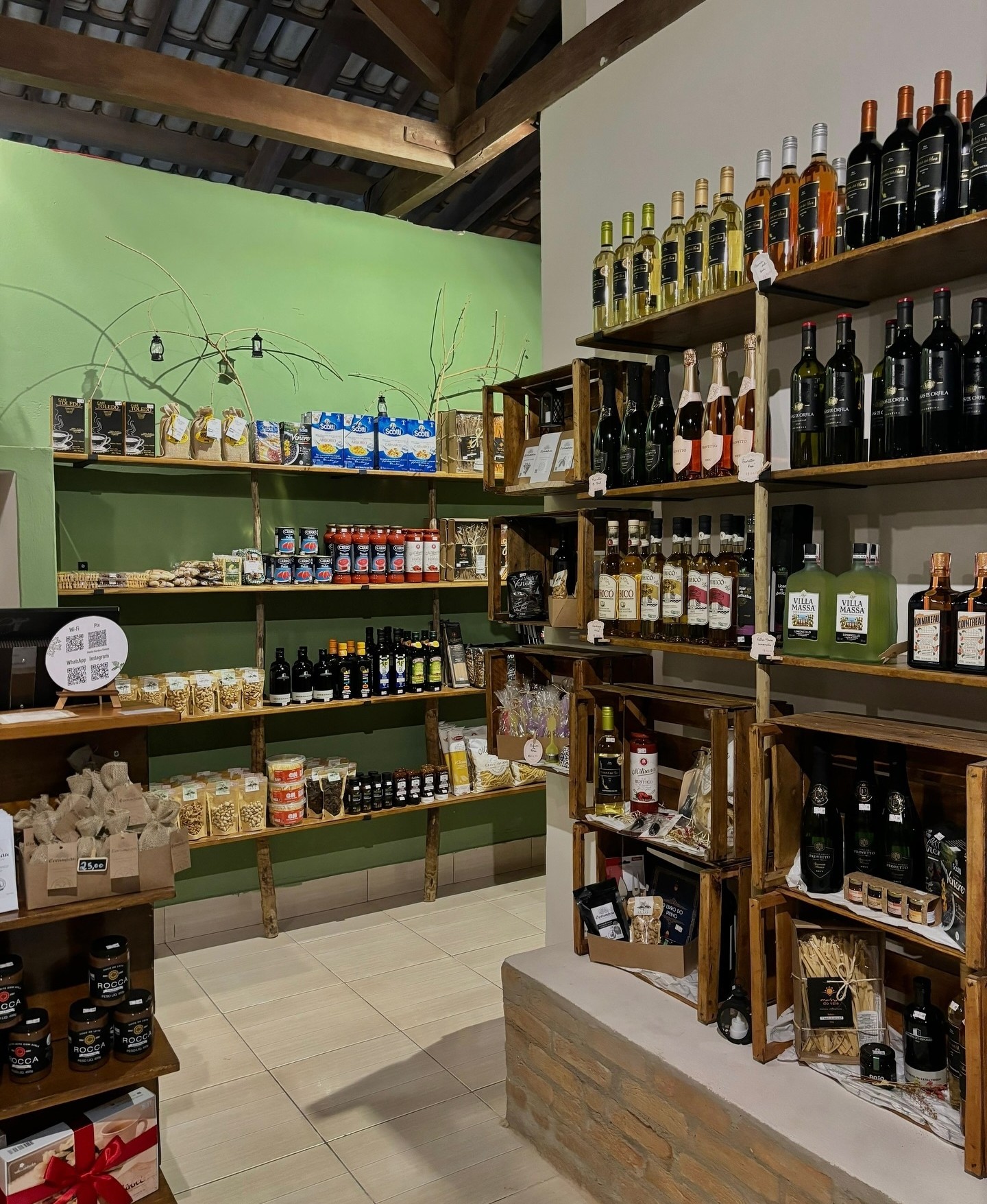 Raízes Empório Café