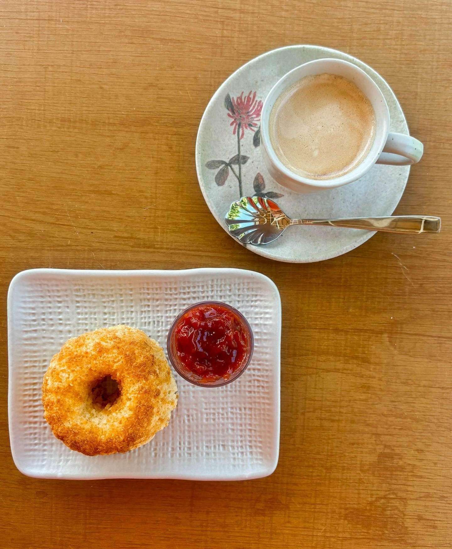 Raízes Empório Café